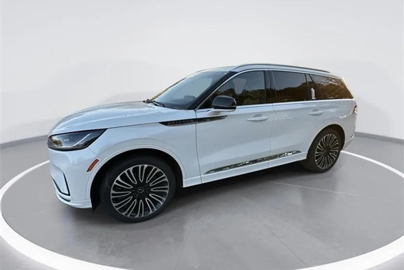 2025 Lincoln Aviator Black Label photo 1