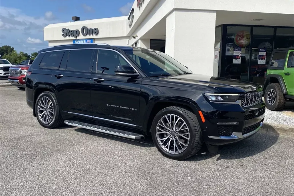 2023 Jeep Grand Cherokee L Summit Reserve photo 1