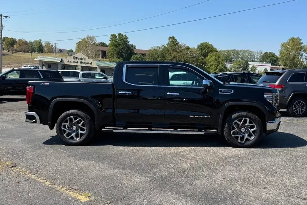 2024 Gmc Sierra 1500 SLT photo 1