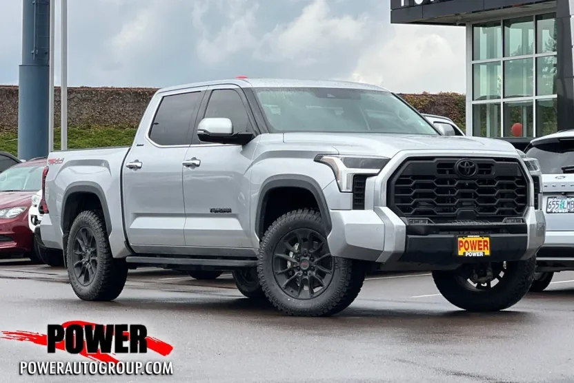2023 Toyota Tundra Limited photo 1