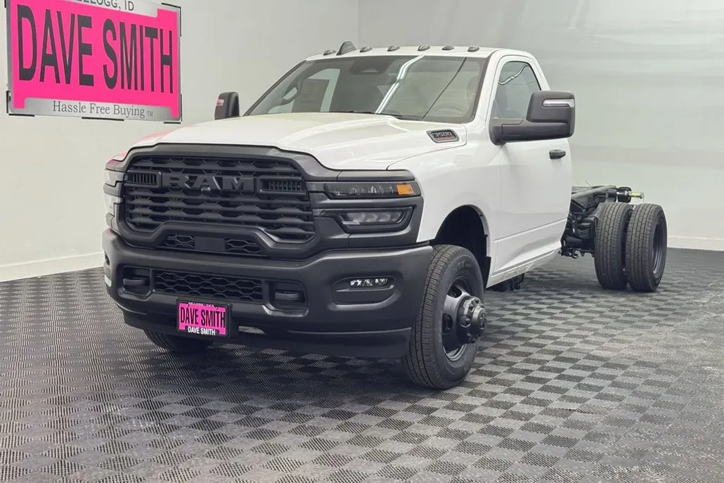 2025 Ram 3500 Tradesman photo 1