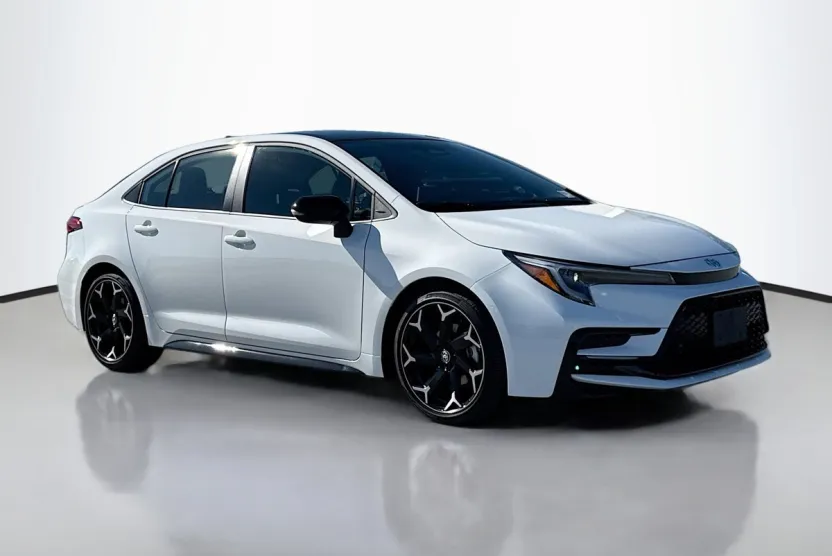 2025 Toyota Corolla SE photo 1