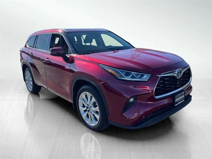 2022 Toyota Highlander Hybrid Limited photo 1