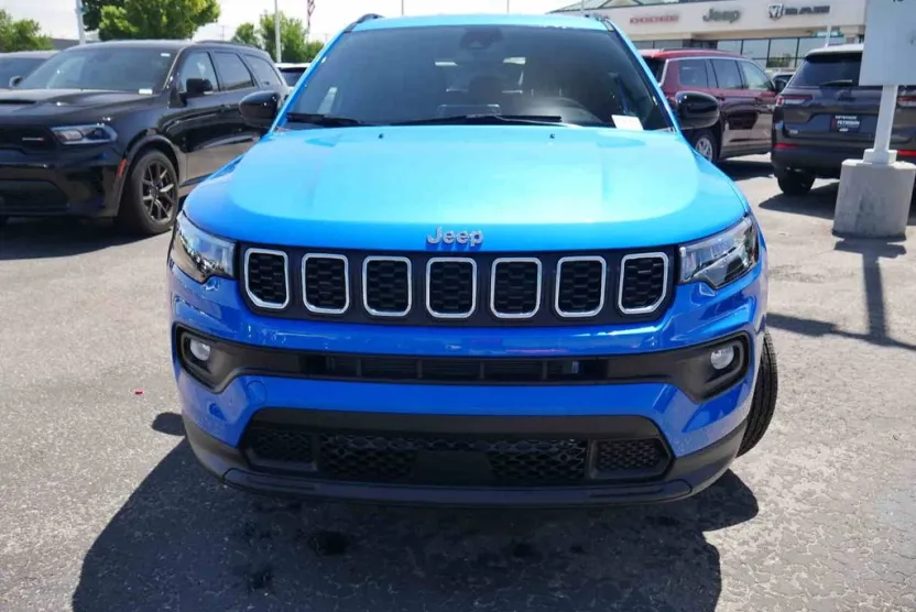 2025 Jeep Compass Latitude photo 1