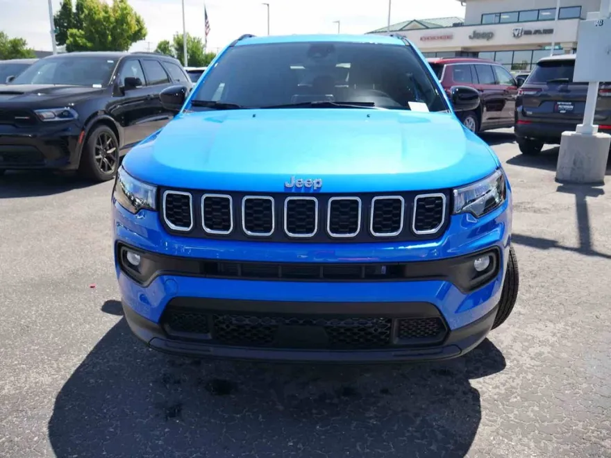 2025 Jeep Compass Latitude photo 1