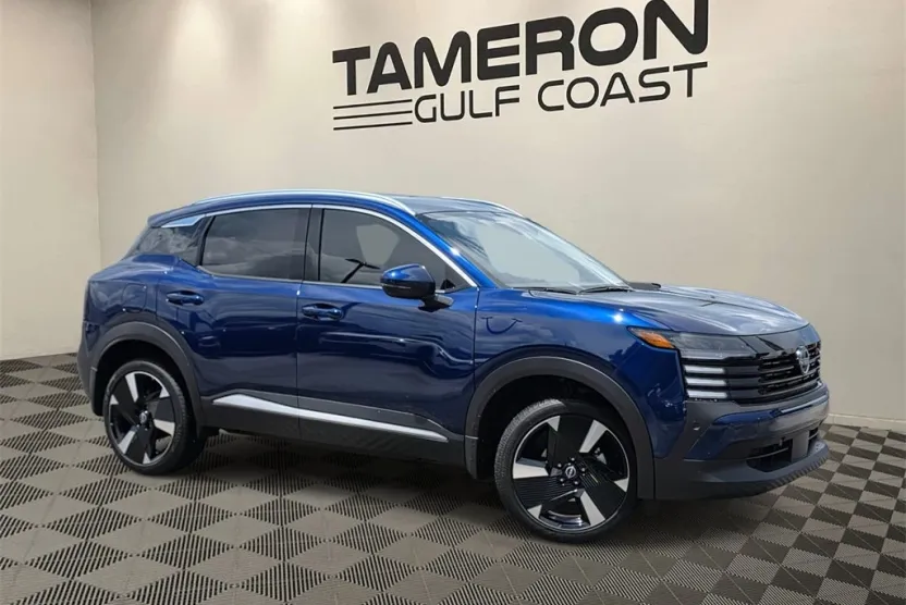2025 Nissan Kicks SR photo 1