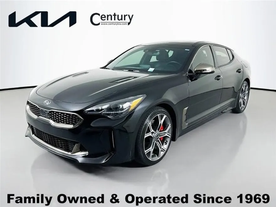 2020 Kia Stinger GT2 photo 1