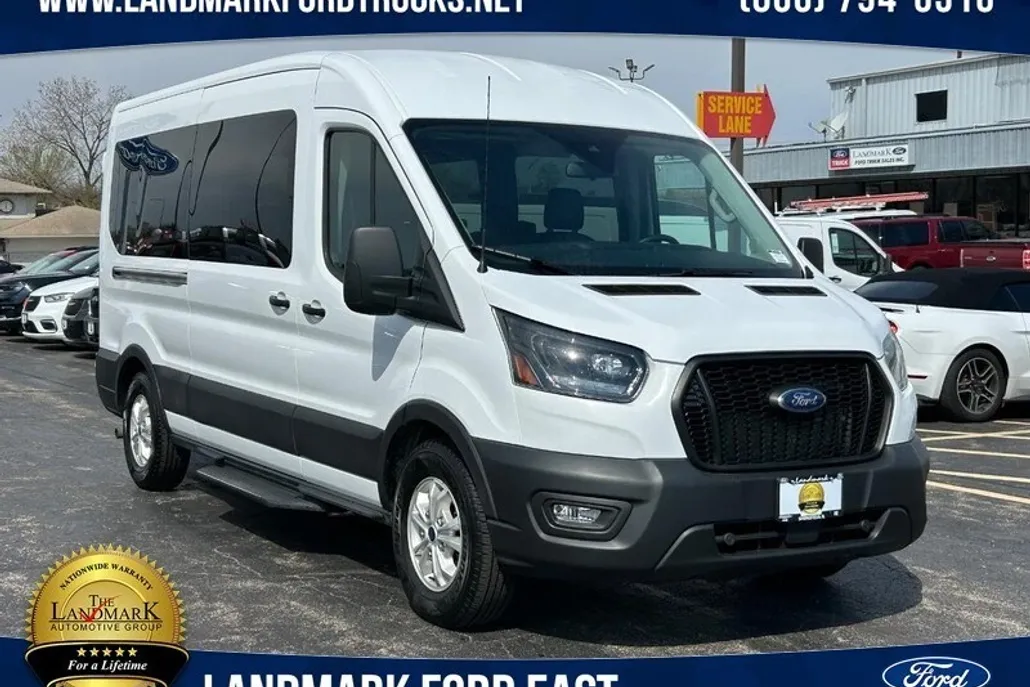 2023 Ford Transit Passenger XL photo 1