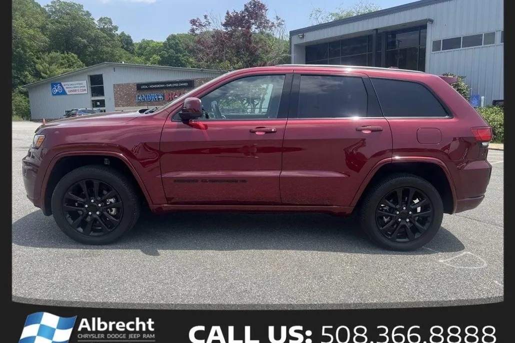 2022 Jeep Cherokee Laredo X photo 1
