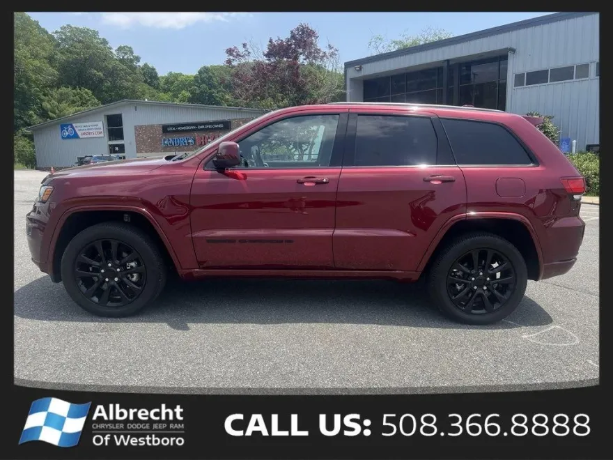 2022 Jeep Cherokee Laredo X photo 1