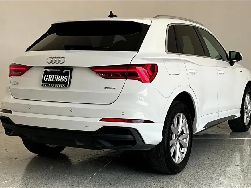 2025 Audi Q3 S line Premium photo 1
