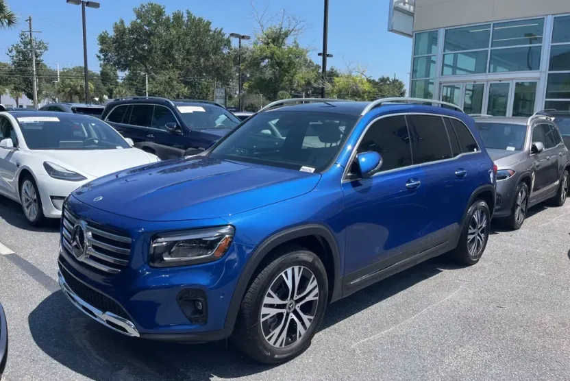 2024 Mercedes Benz GLB 250 photo 1