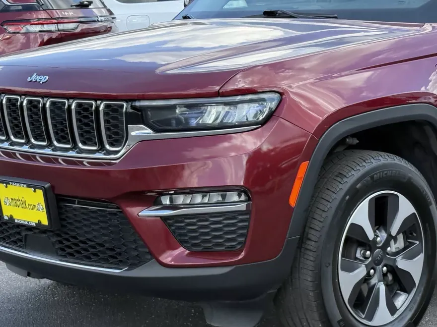 2023 Jeep Cherokee Limited photo 1
