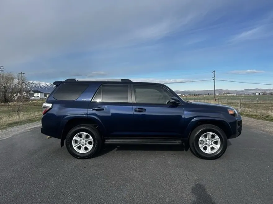 2023 Toyota 4Runner SR5 Premium photo 1