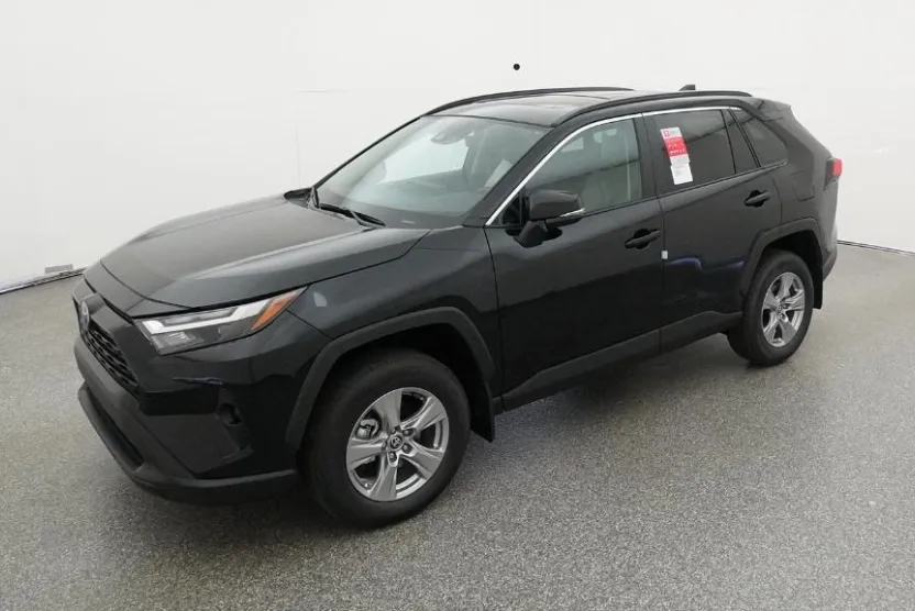 2025 Toyota RAV4 XLE photo 1
