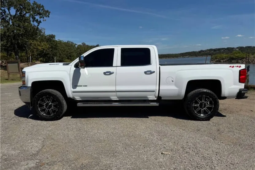 2018 Chevrolet Silverado 2500HD LTZ photo 1