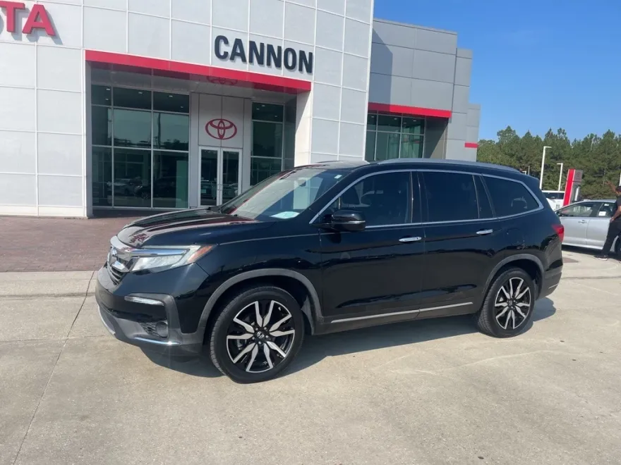 2020 Honda Pilot Touring photo 1