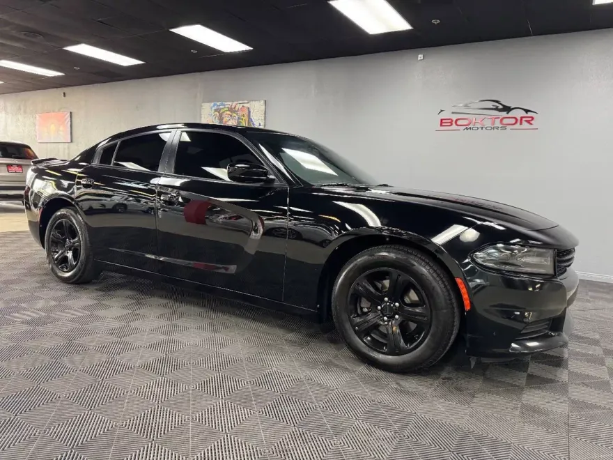 2021 Dodge Charger SXT photo 1