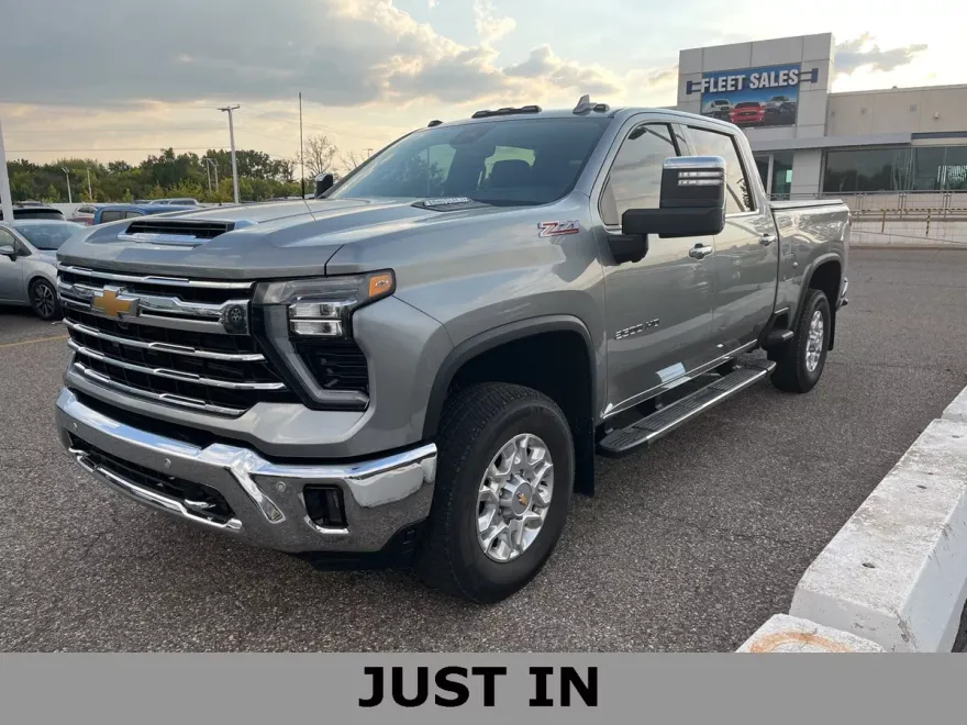 2025 Chevrolet Silverado 2500HD LTZ photo 1