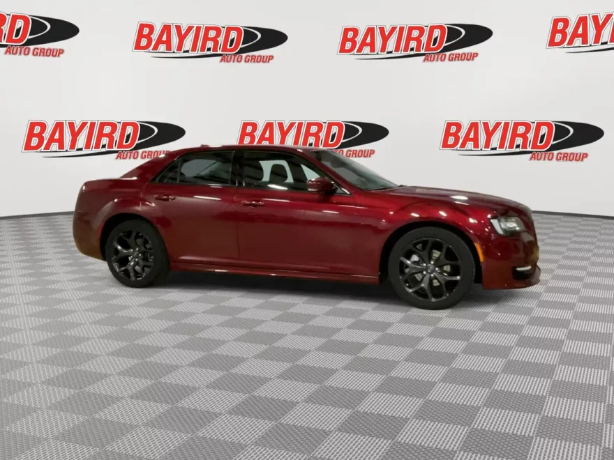 2023 Chrysler 300 Touring L photo 1