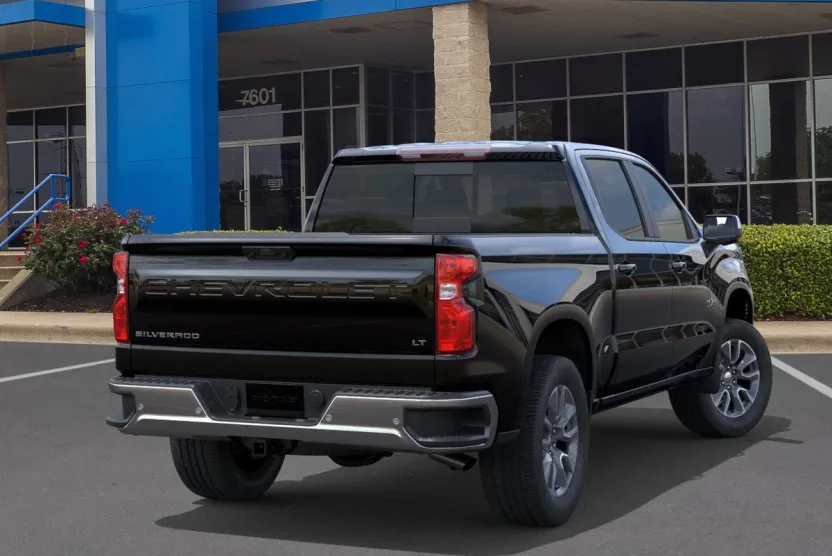 2026 Chevrolet Silverado 1500 LT photo 1