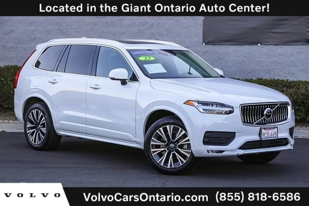 2022 Volvo XC90 T5 Momentum photo 1
