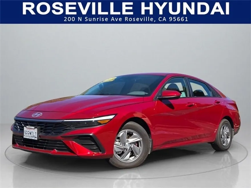 2025 Hyundai Elantra SE photo 1