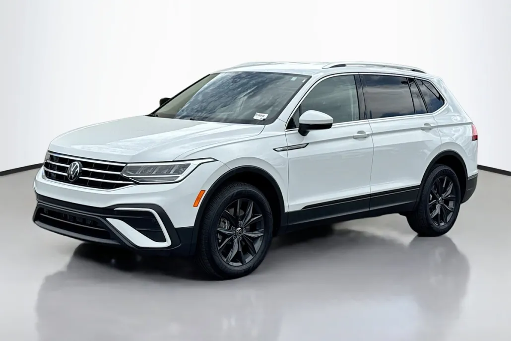 2024 Volkswagen Tiguan SE Wolfsburg Edition photo 1
