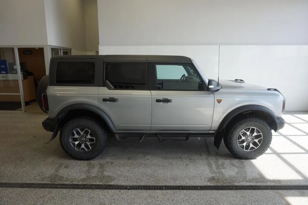 2023 Ford Bronco Big Bend photo 1