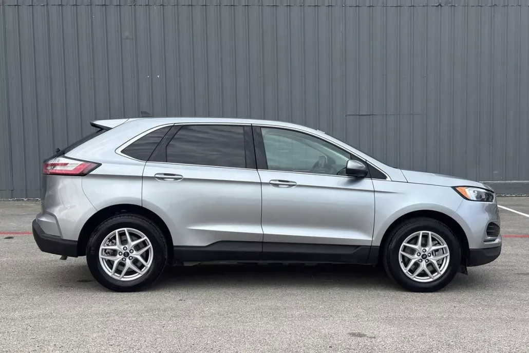 2024 Ford Edge SEL photo 1