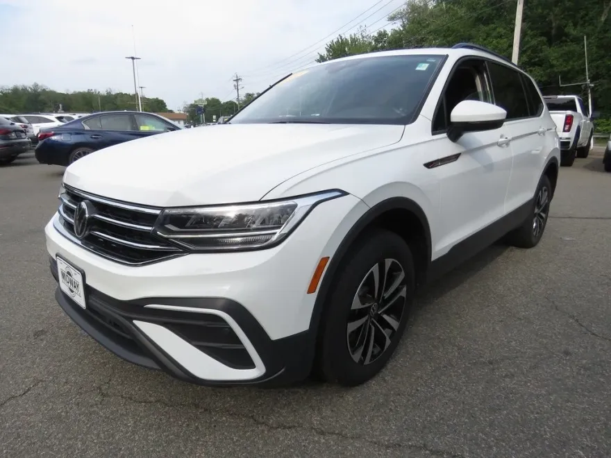 2022 Volkswagen Tiguan S photo 1