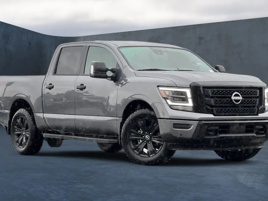 2023 Nissan Titan SV photo 1