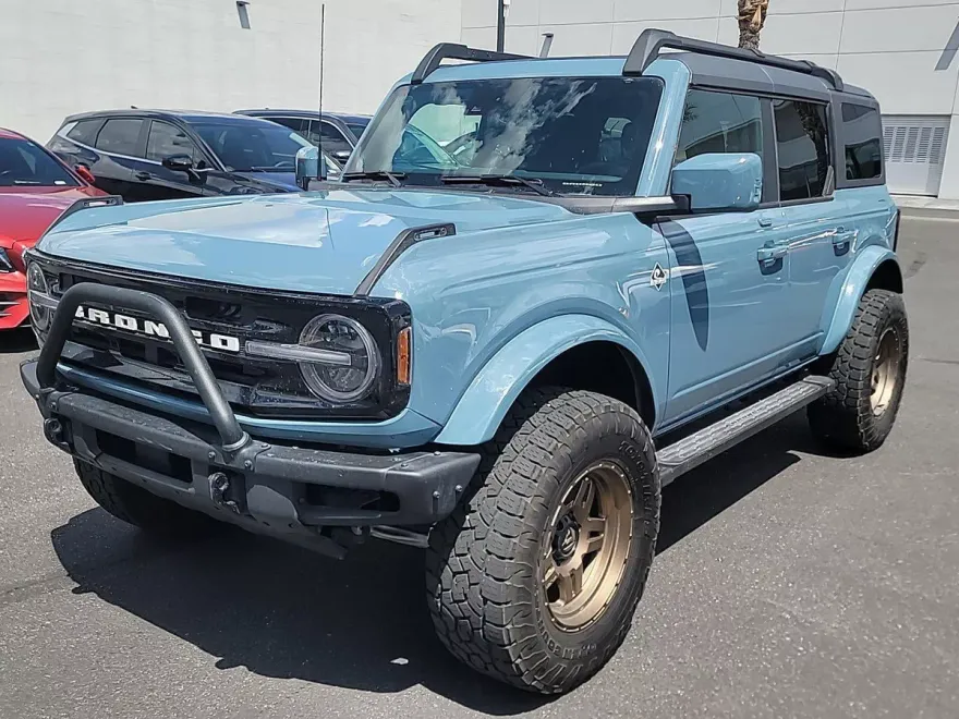 2022 Ford Bronco Outer Banks photo 1
