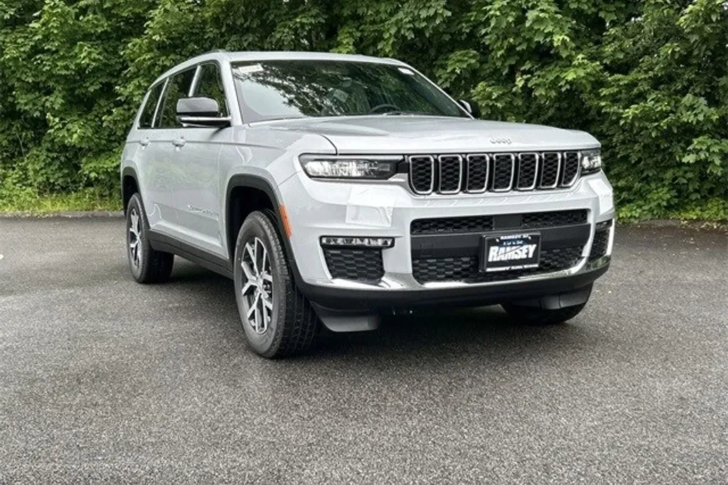 2025 Jeep Grand Cherokee L photo 1
