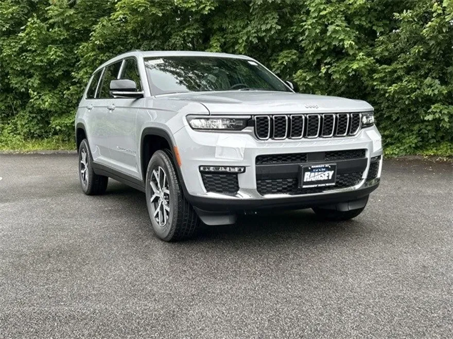 2025 Jeep Grand Cherokee L photo 1