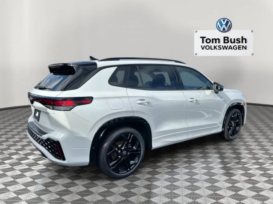 2025 Volkswagen Tiguan SE R-Line Black photo 1