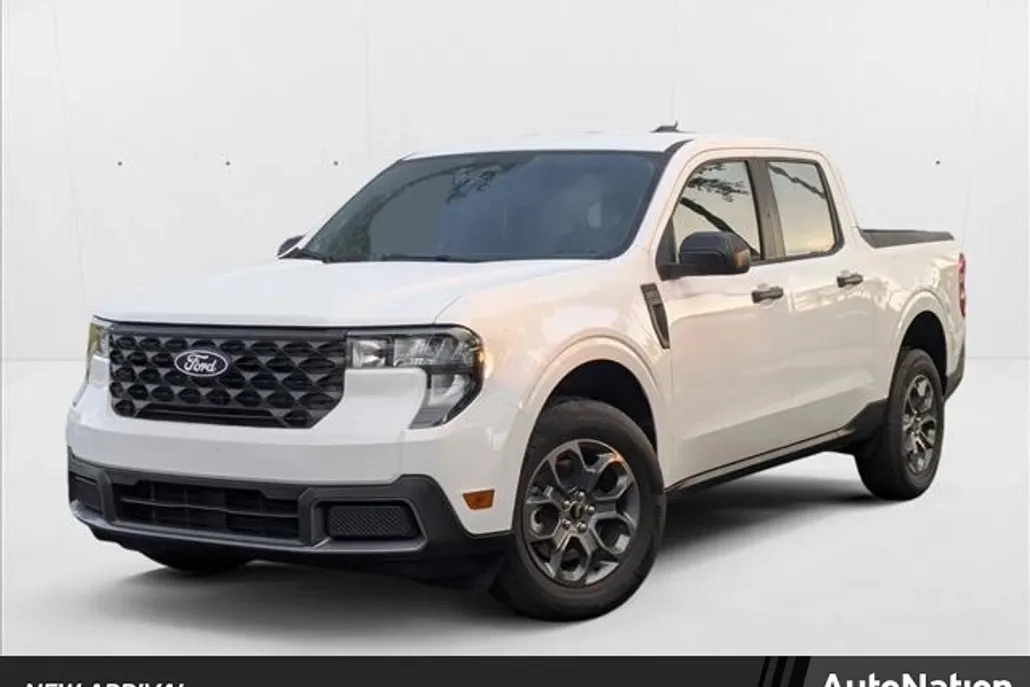 2025 Ford Maverick XLT photo 1