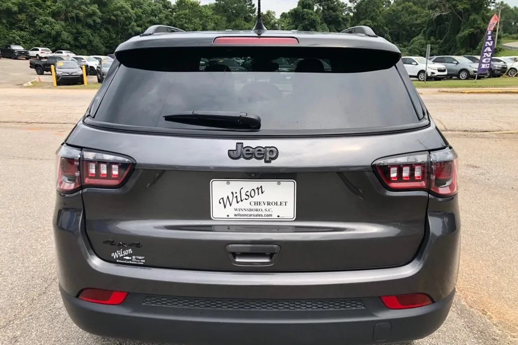 2023 Jeep Compass Altitude photo 1