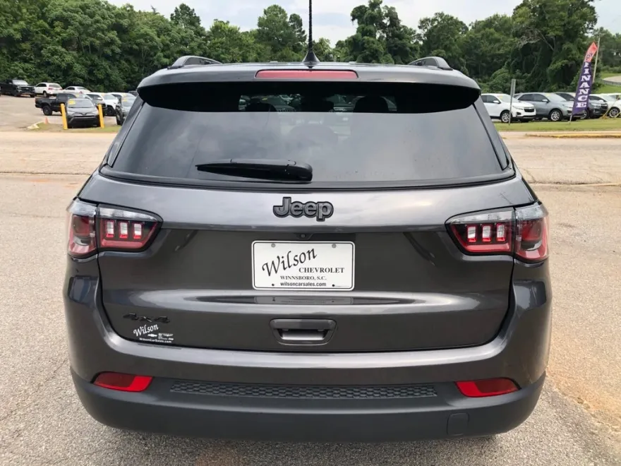 2023 Jeep Compass Altitude photo 1