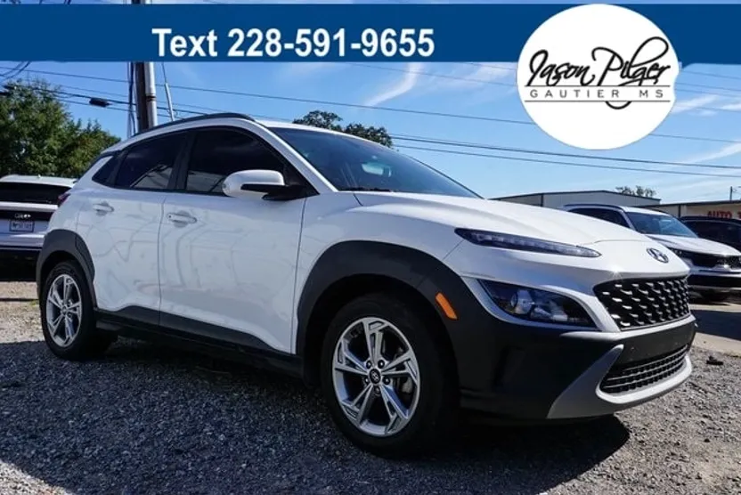 2022 Hyundai Kona SEL photo 1