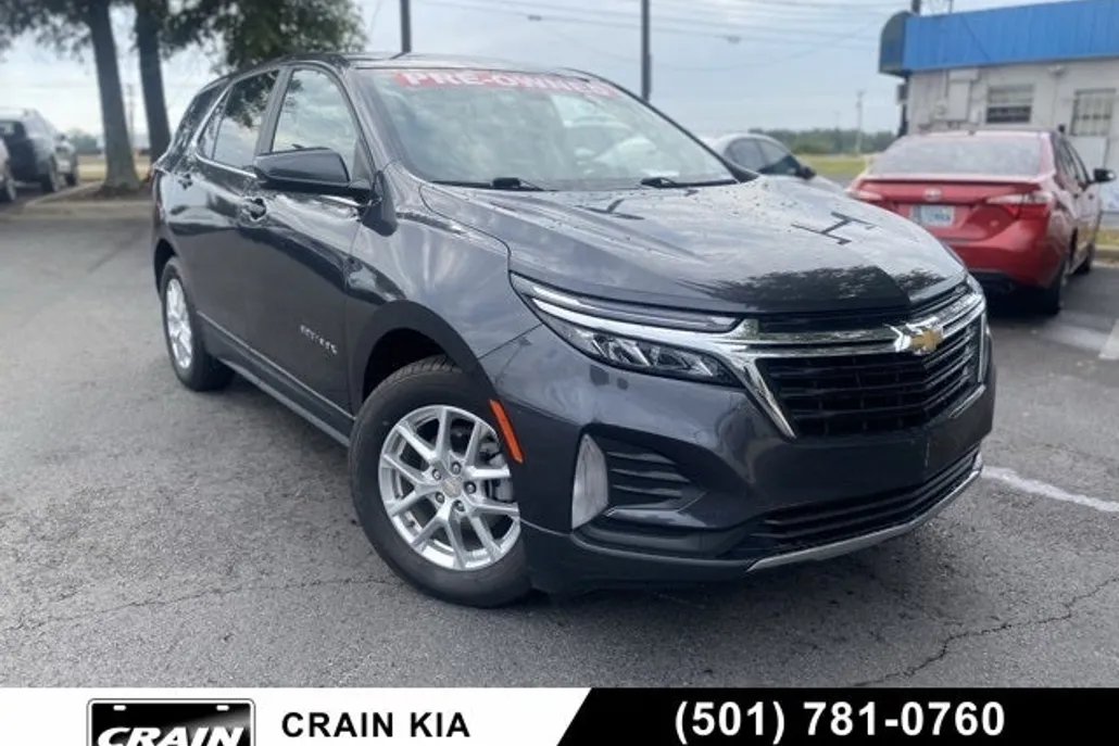 2022 Chevrolet Equinox LT photo 1
