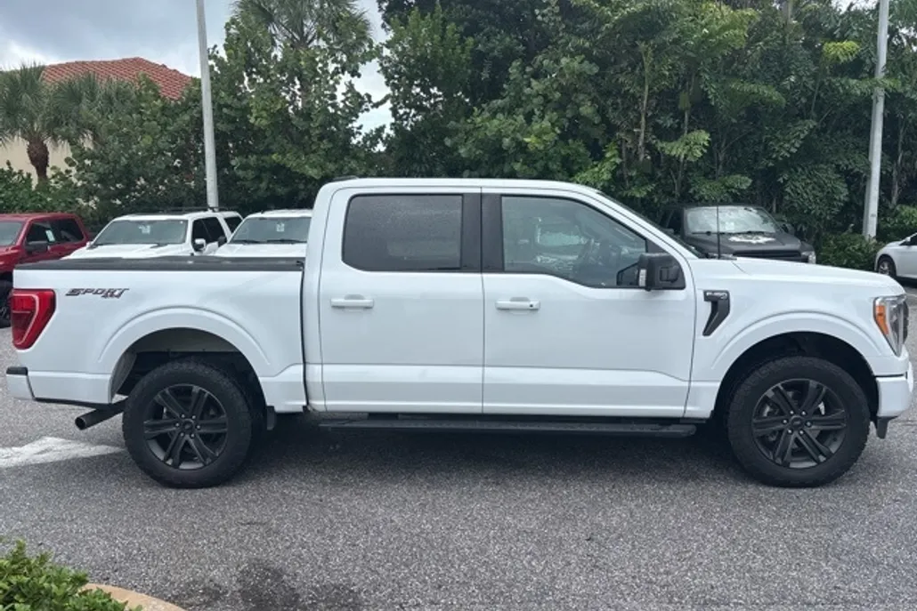 2022 Ford F-150 XLT photo 1
