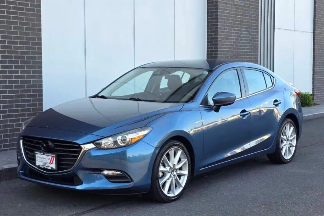 2017 Mazda Mazda3 Touring photo 1