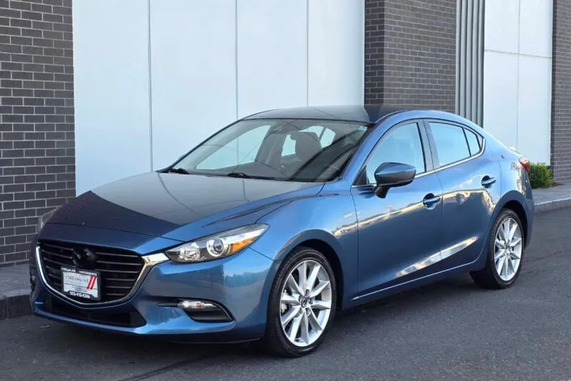 2017 Mazda Mazda3 Touring photo 1