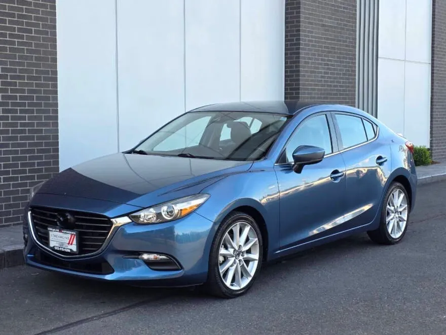 2017 Mazda Mazda3 Touring photo 1