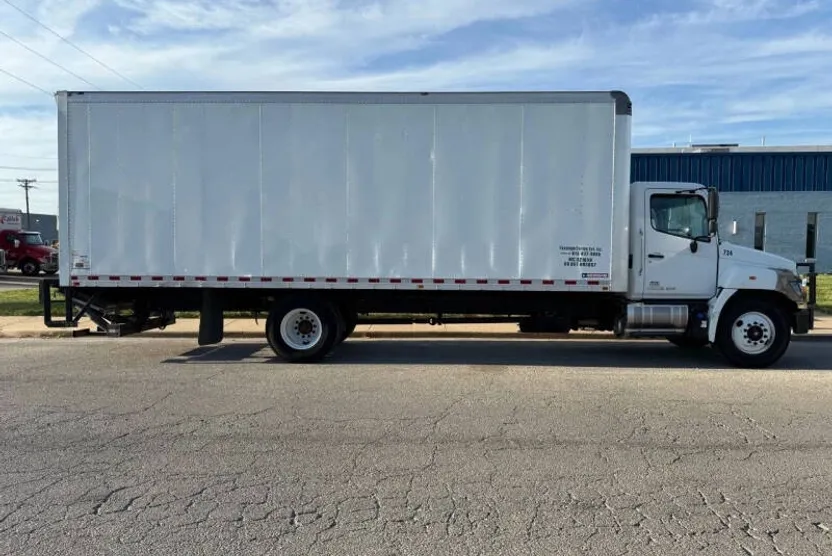 2020 Hino Conventional Type Truck Single Cab photo 1