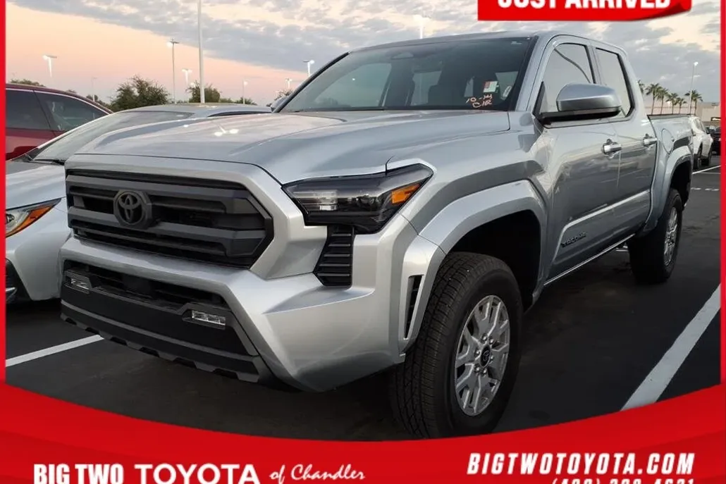 2025 Toyota Tacoma SR5 Double Cab 4x4 photo 1