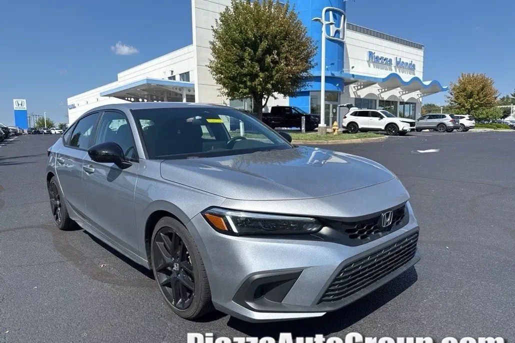 2023 Honda Civic Sport Hatchback photo 1