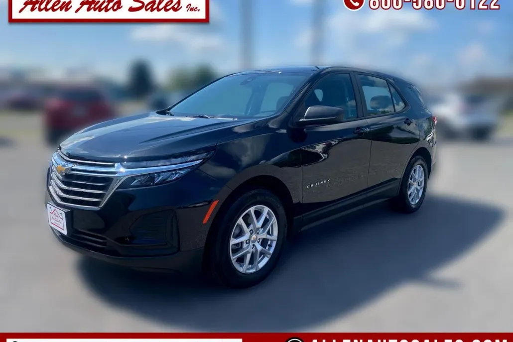 2023 Chevrolet Equinox LS photo 1