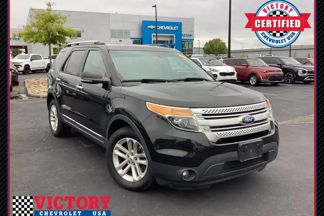 2015 Ford Explorer XLT photo 1